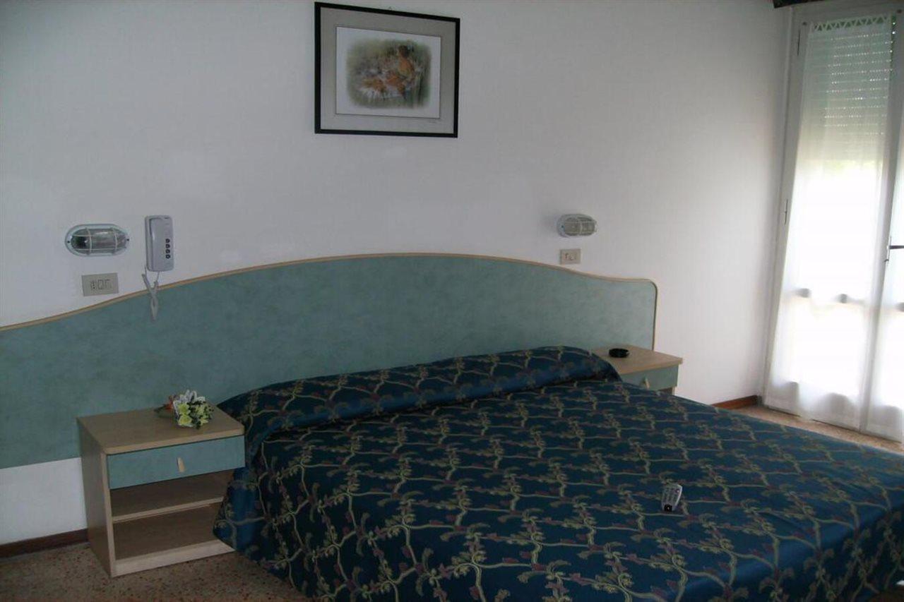 Hotel Moby Dick Rimini Ngoại thất bức ảnh