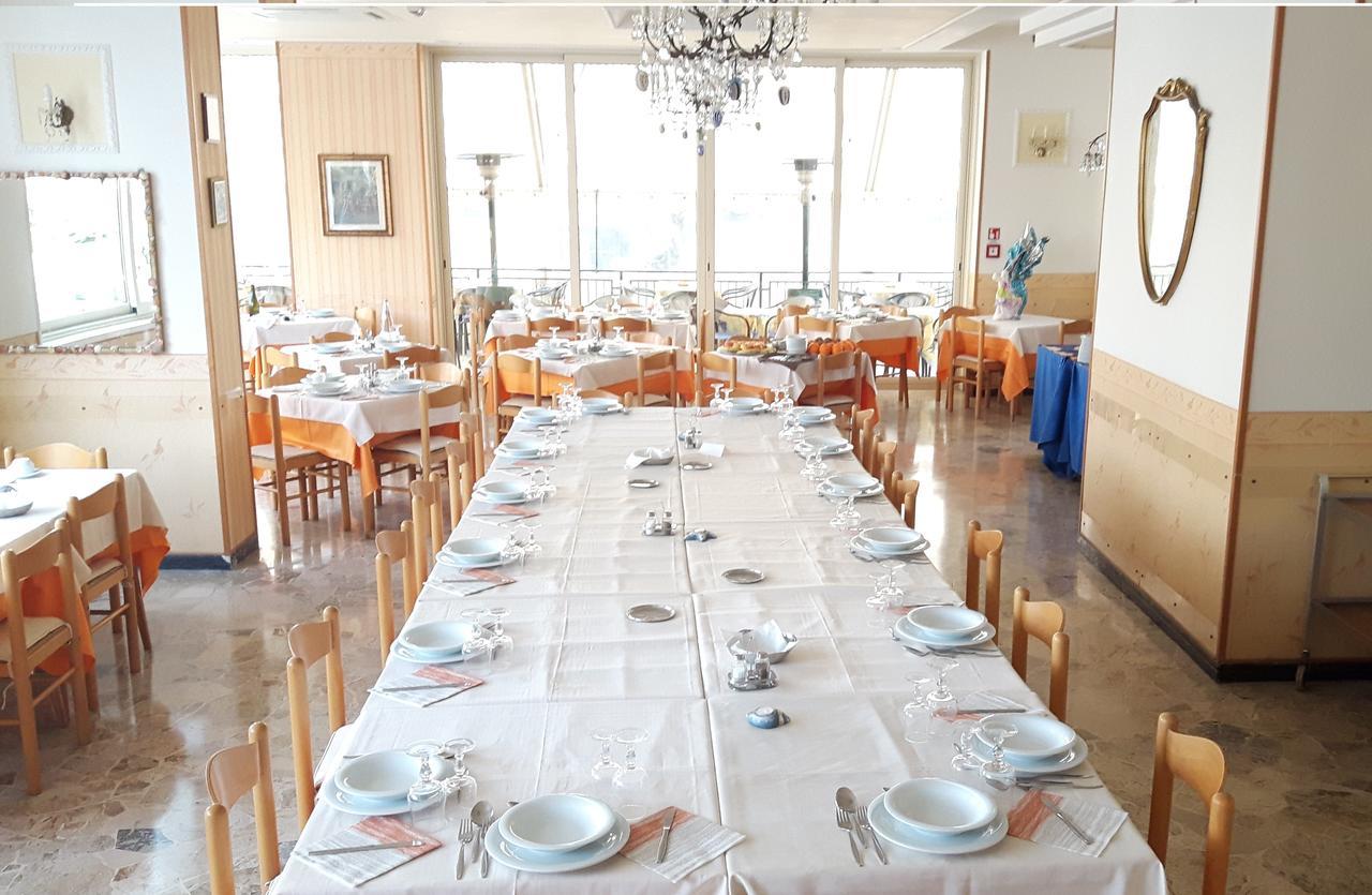 Hotel Moby Dick Rimini Ngoại thất bức ảnh